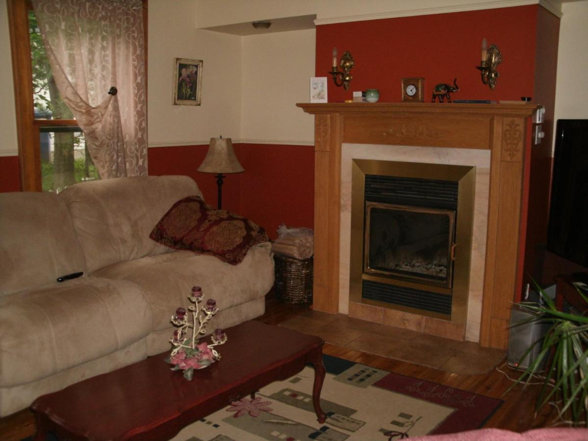 Ici Et Maintenant Bed & Breakfast Magog Eksteriør bilde