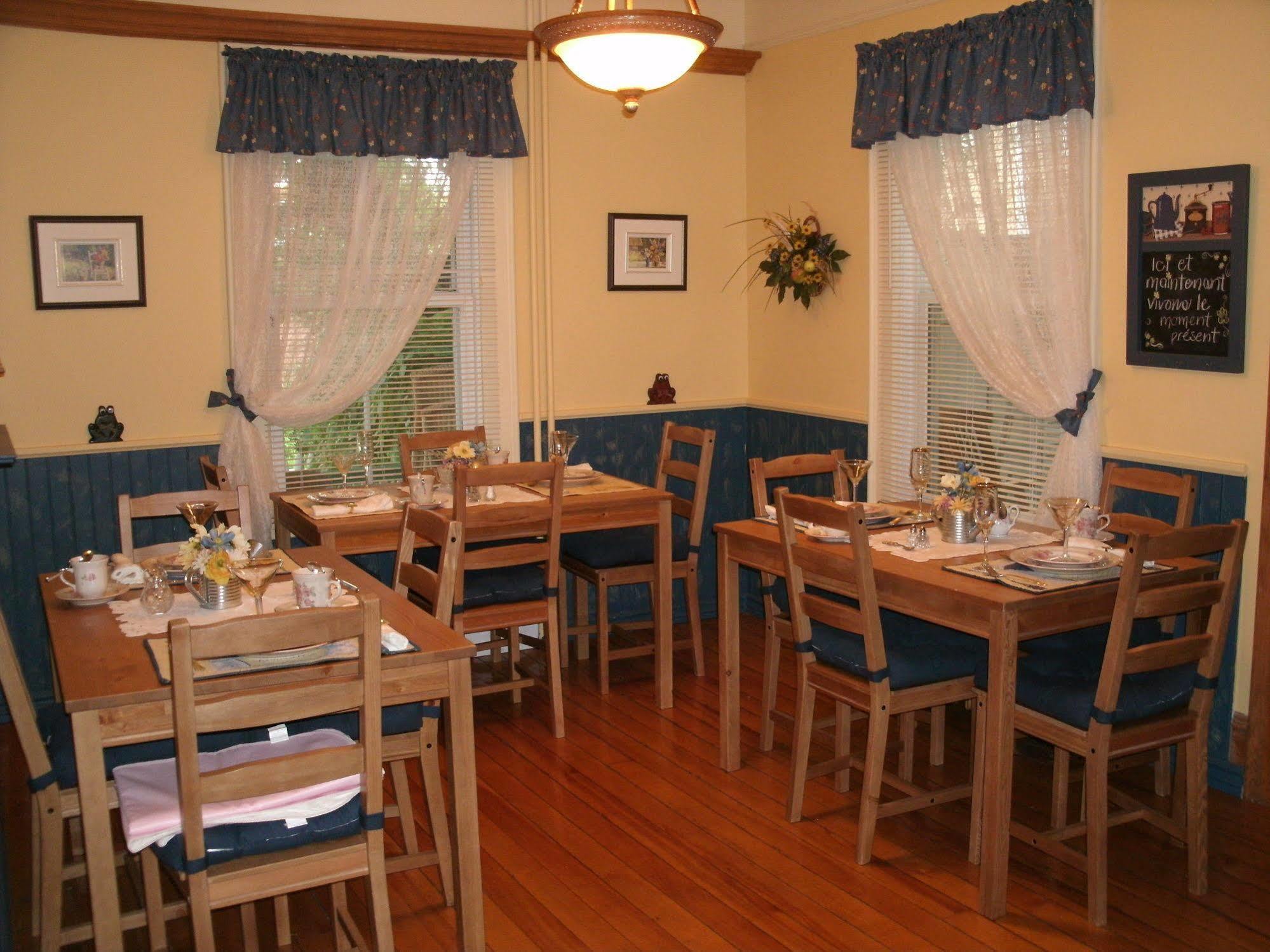 Ici Et Maintenant Bed & Breakfast Magog Eksteriør bilde