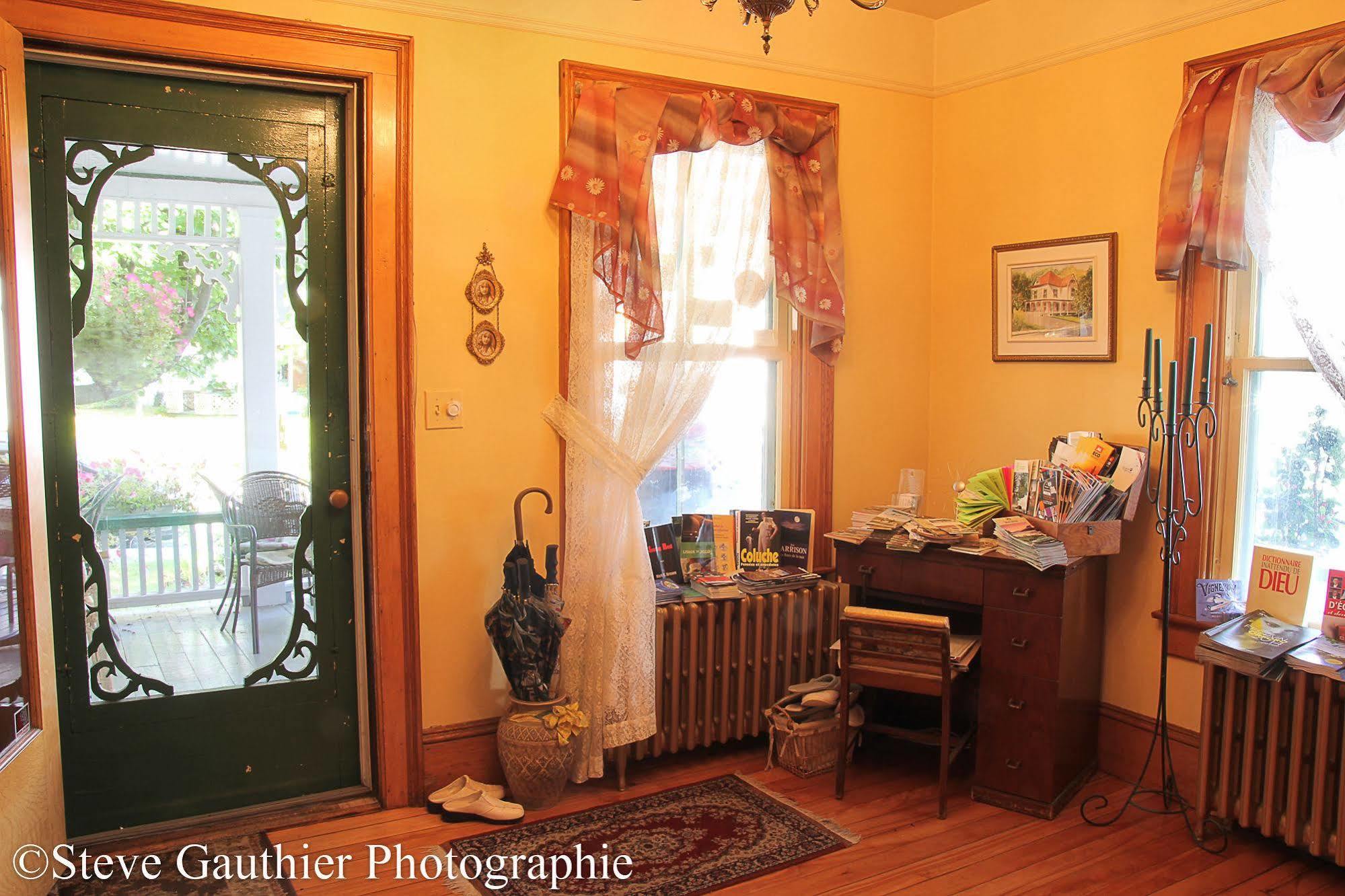 Ici Et Maintenant Bed & Breakfast Magog Eksteriør bilde